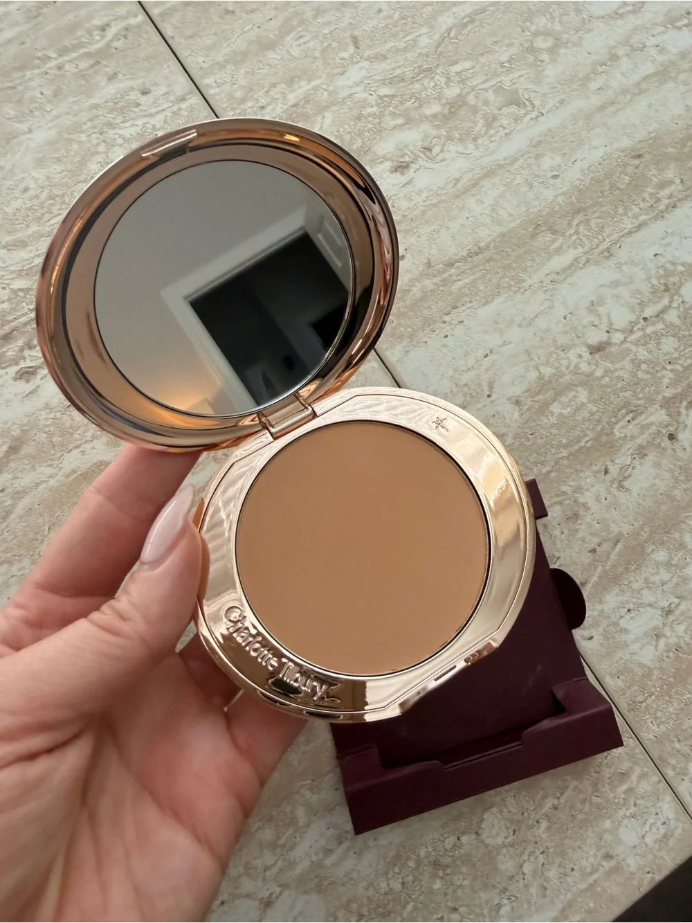 NIB Charlotte Tilbury Powder Compact in 3 Tan with Gold Case